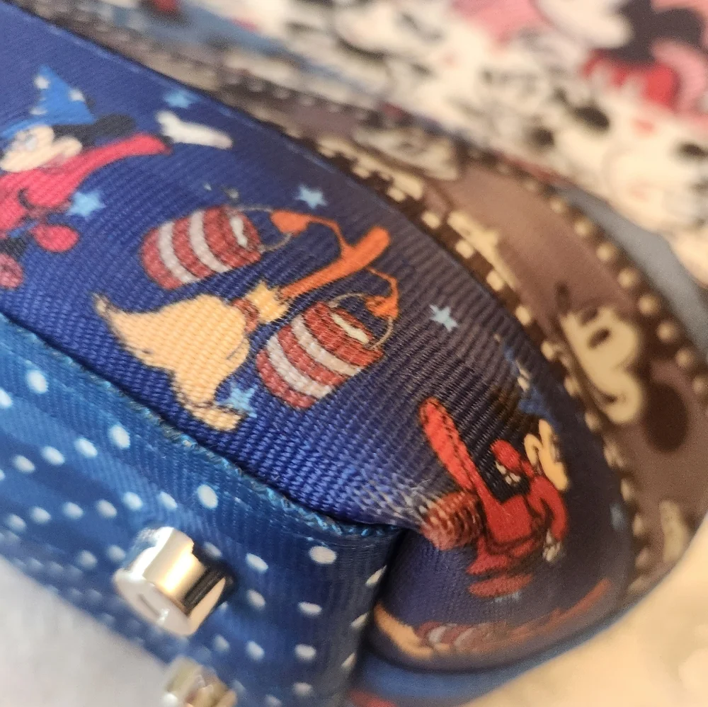 Harveys Seatbelt Mickey Patchwork Medium Streamline Tote💕